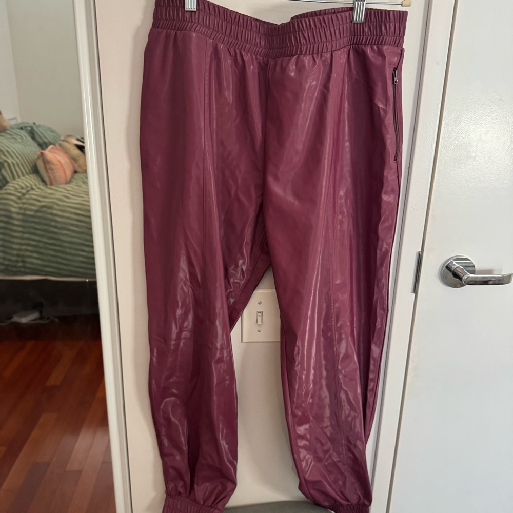 VICTORIA’S SECRET / VICTORIA SPORT coated burgundy joggers NWT - Picture 2 of 7